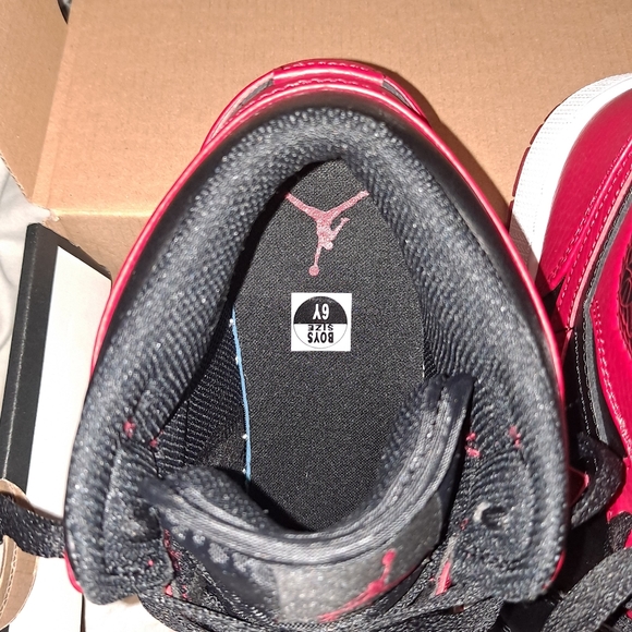 ***SOLD*** Jordan 1 Mid 'Banned' - Picture 4 of 11